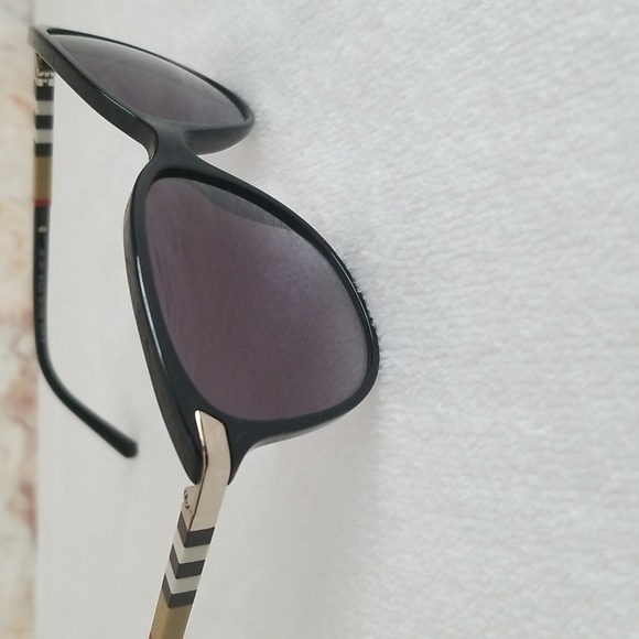 New Burberry Cat Eye Sunglasses - Picture 6 of 12